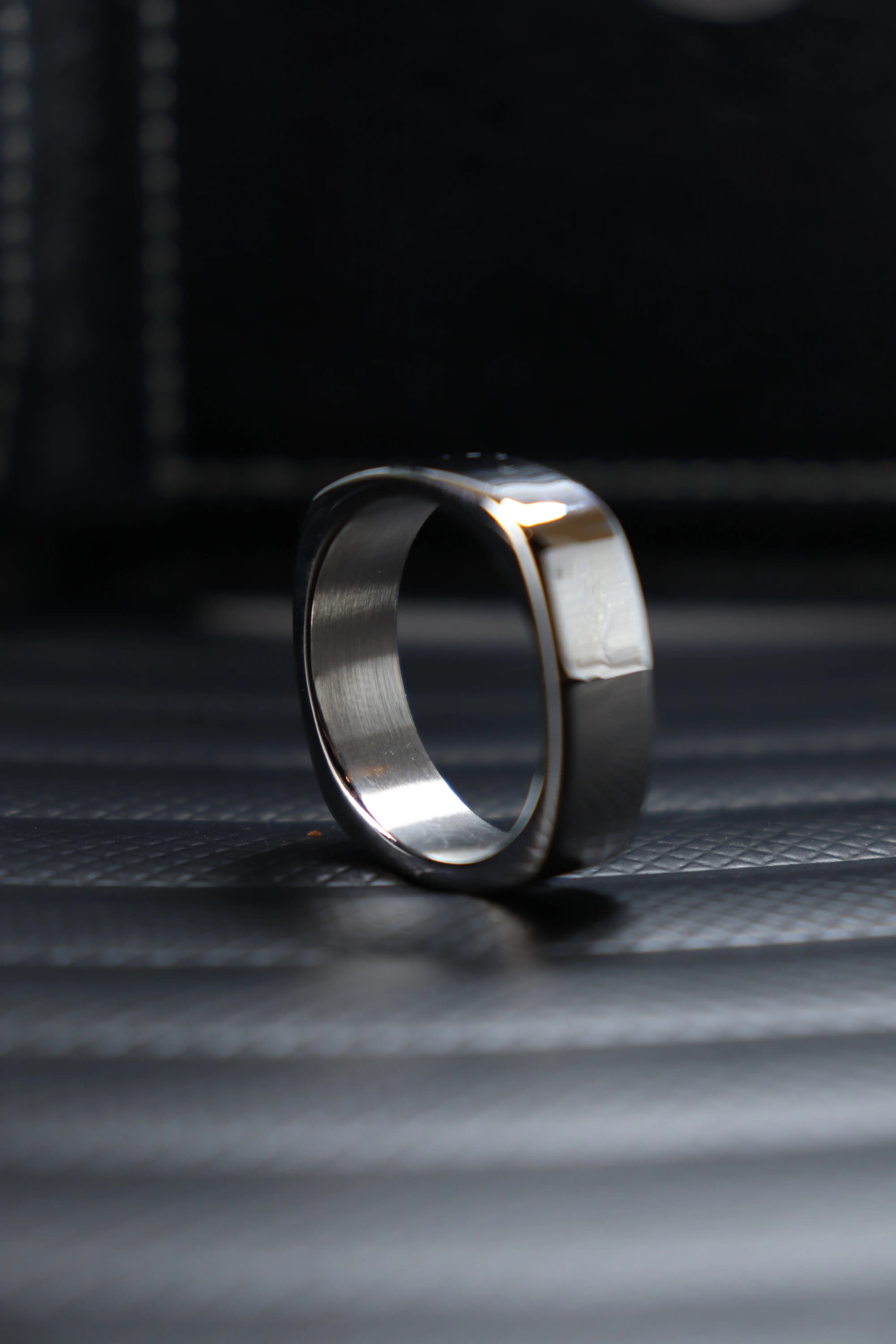 THIN SQUARE RING - SILVER