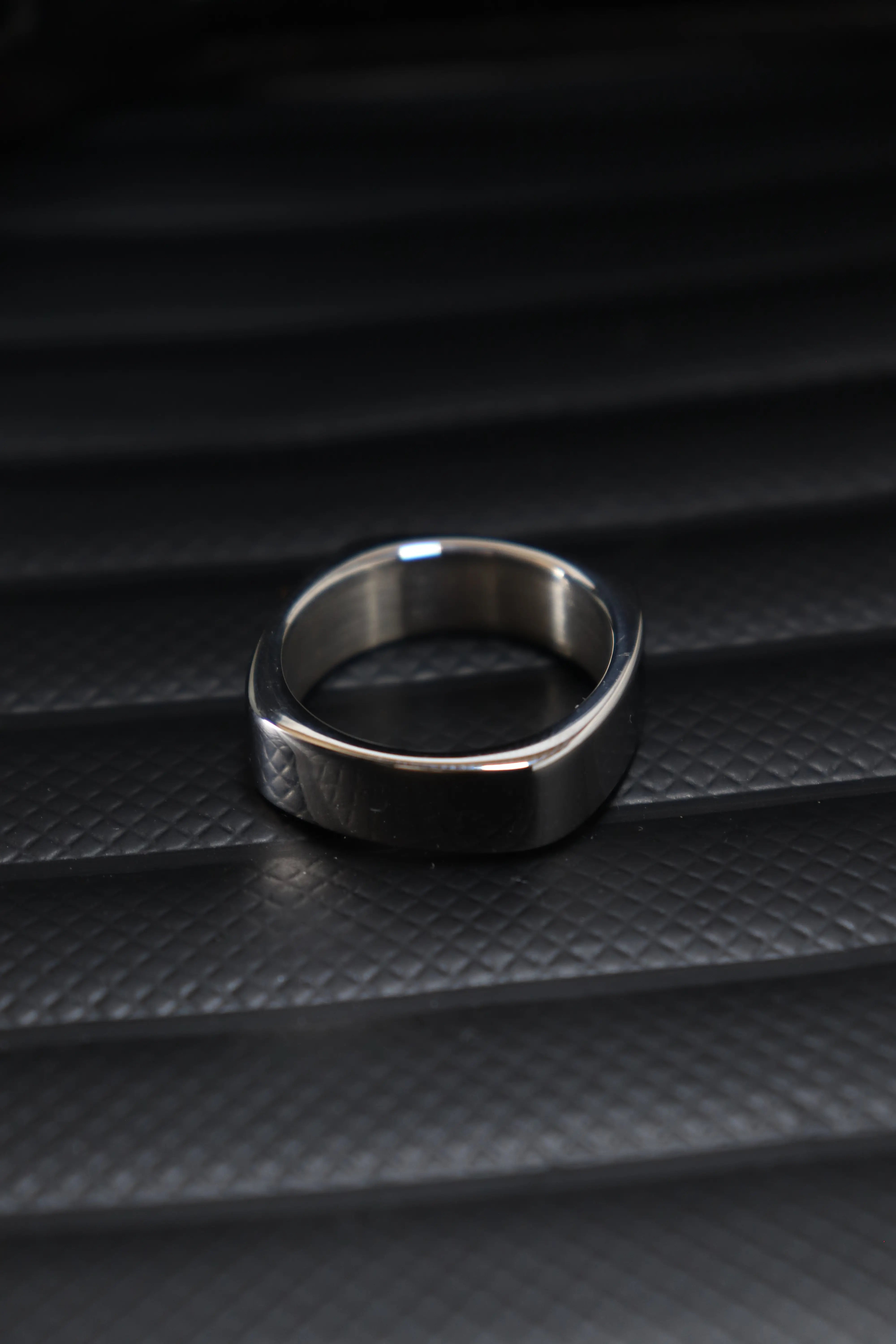 THIN SQUARE RING - SILVER