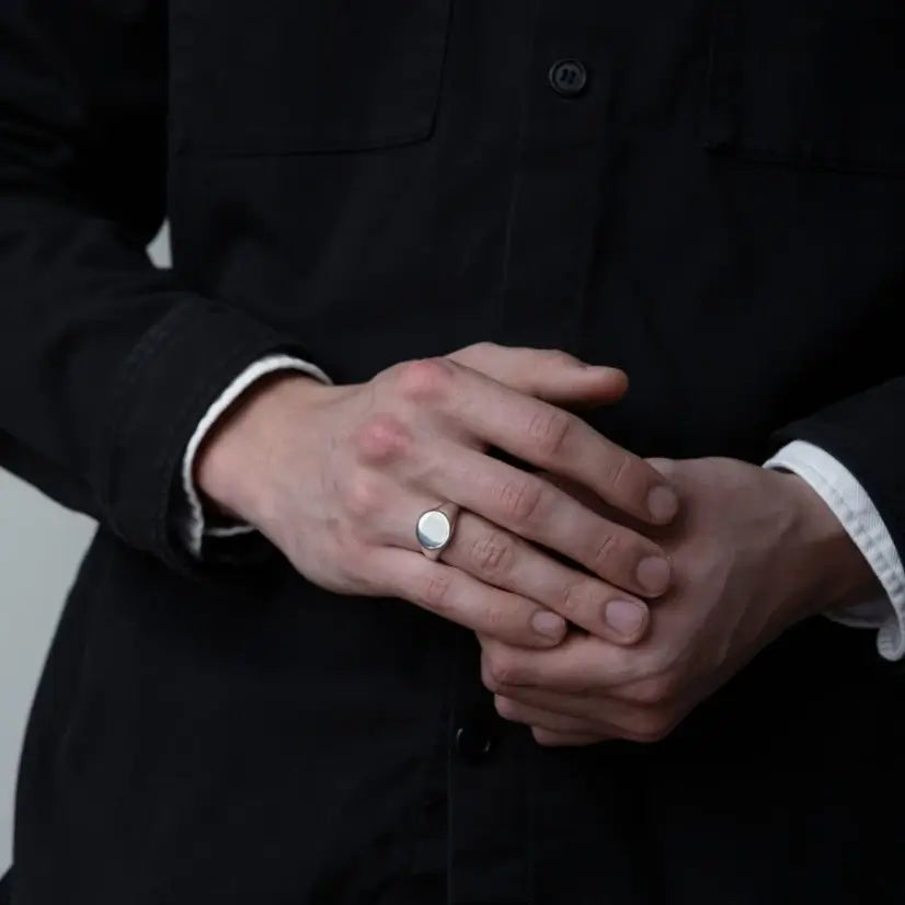 ROUND SIGNET RING - SLIVER