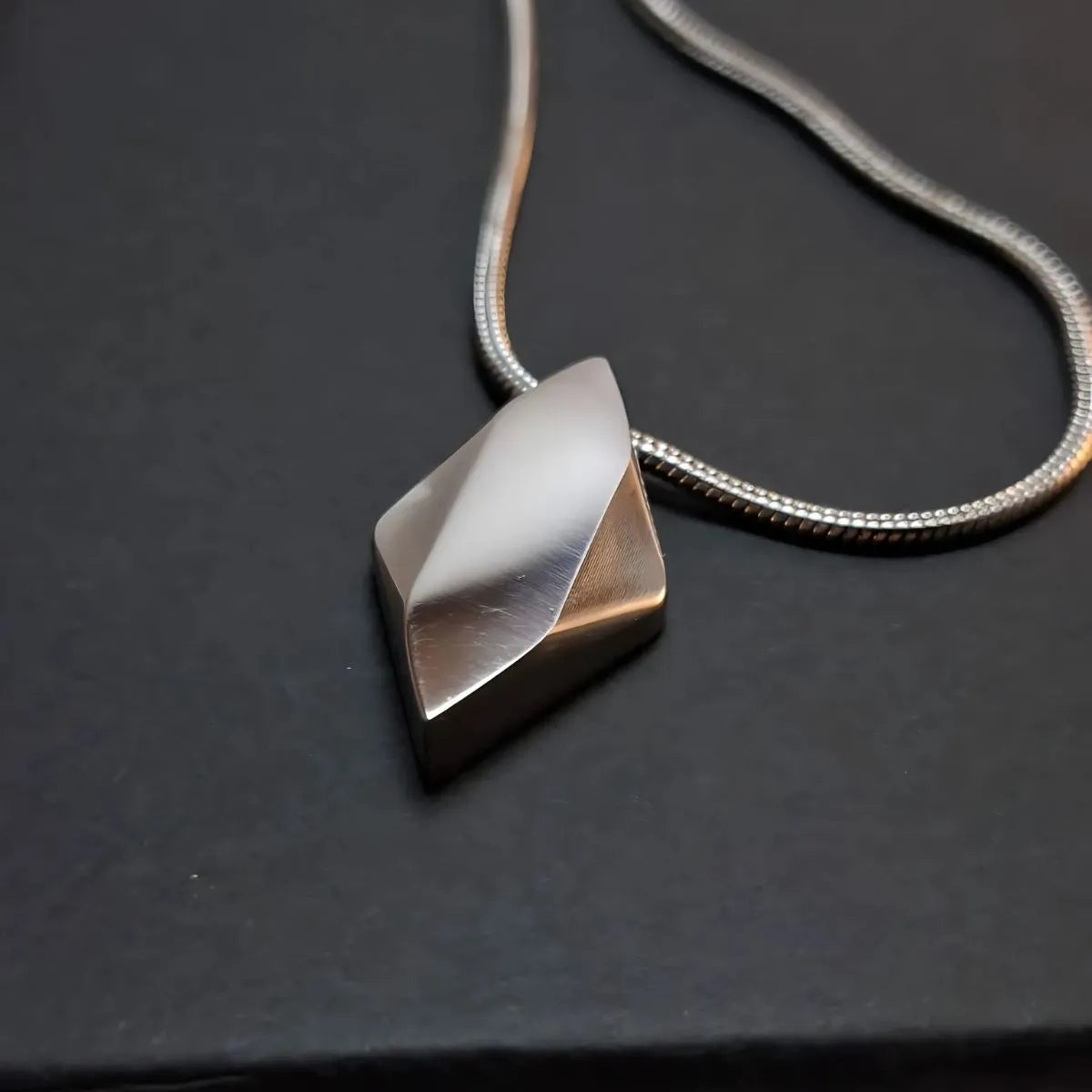 HEPHAESTUS GEM NECKLACE - SILVER
