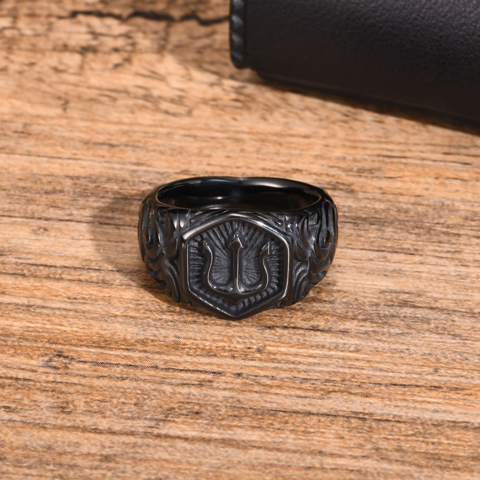 POSEIDON RING - BLACK