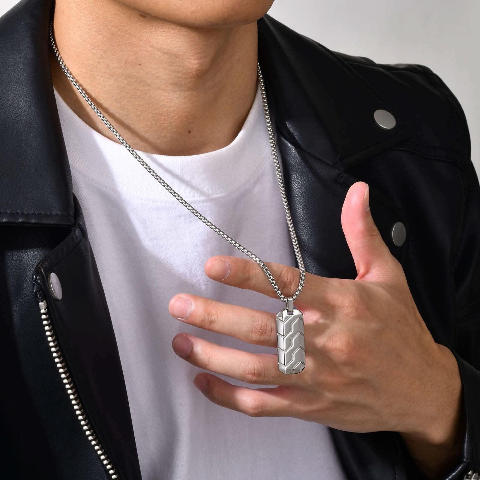 HEPHAESTUS HEXAGONAL NECKLACE - SILVER - Boujisphere