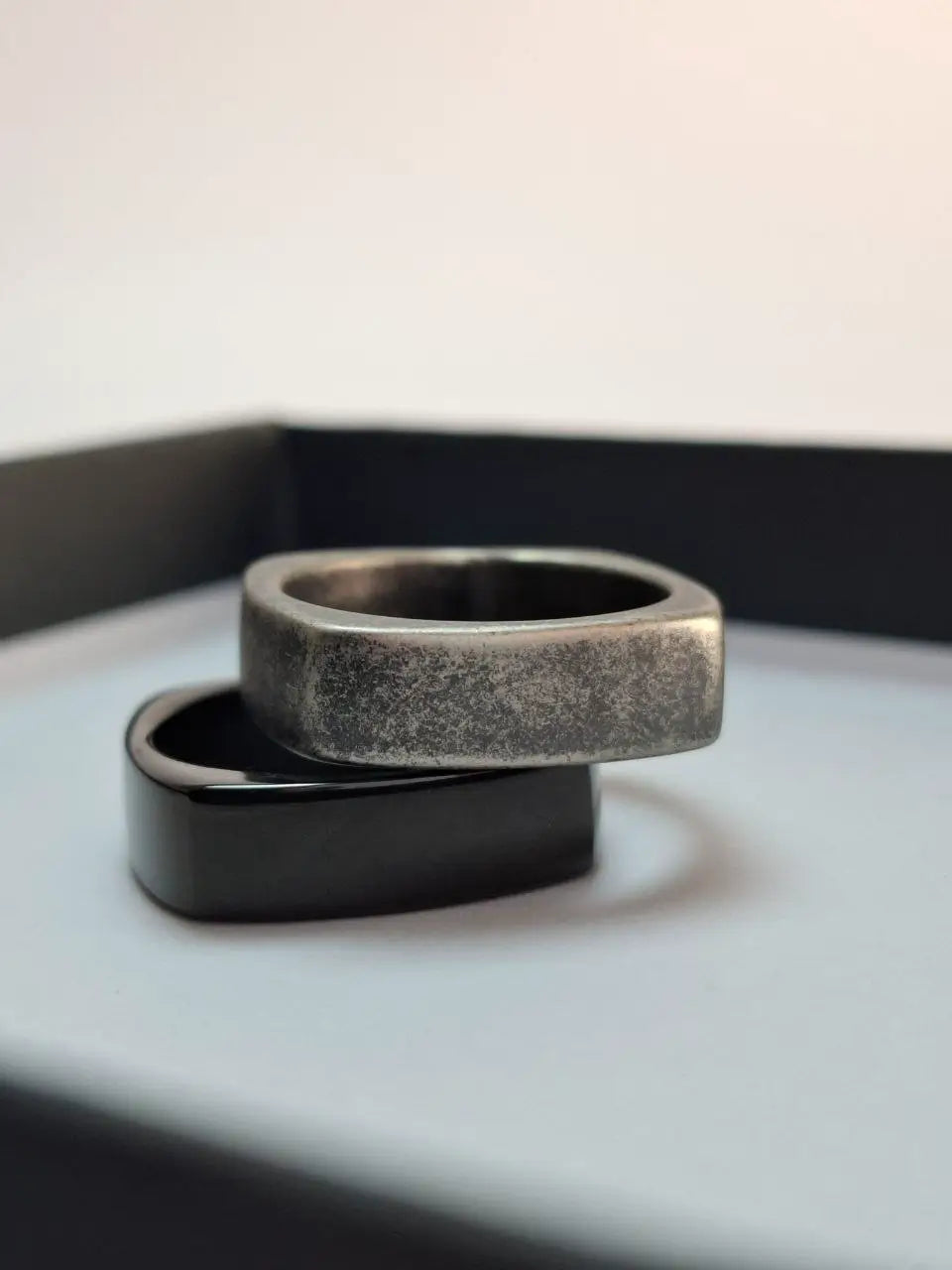THIN SQUARE RING - GRAY