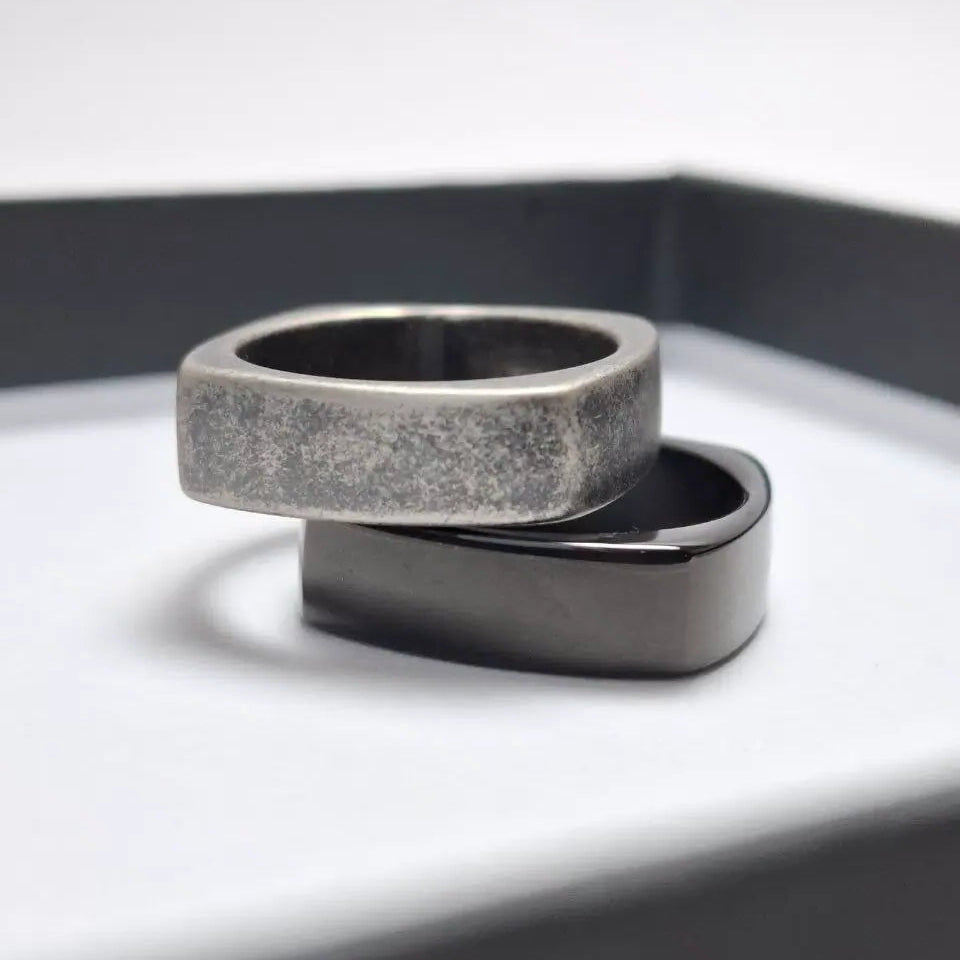 THIN SQUARE RING - BLACK