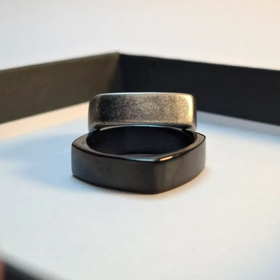 THIN SQUARE RING - BLACK