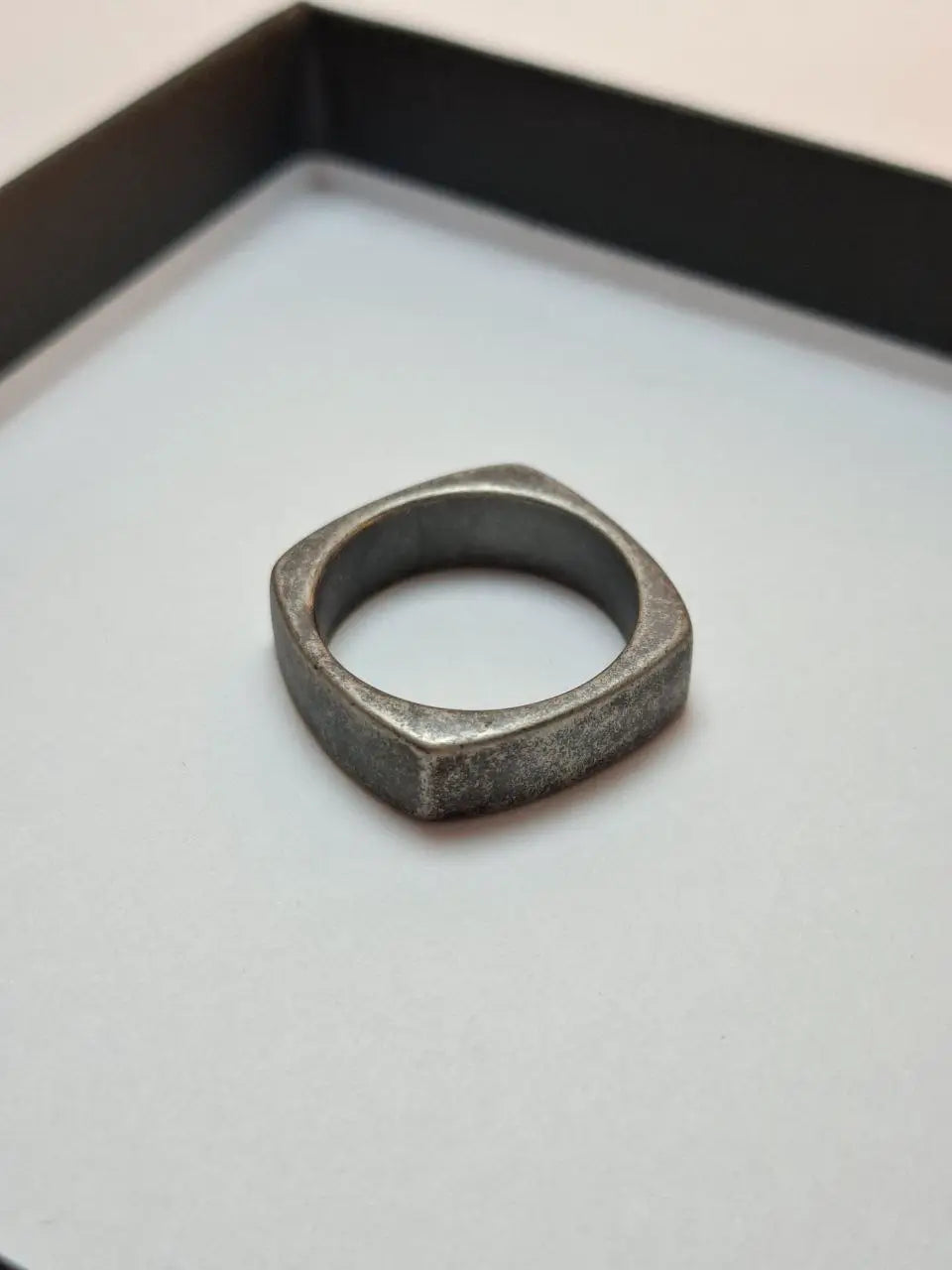 THIN SQUARE RING - GRAY