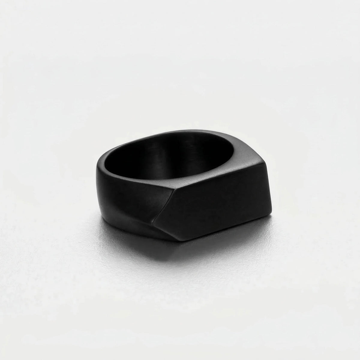 Flat-Top Ring Black – Men