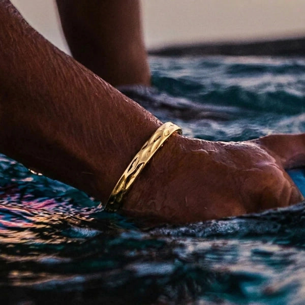 TIDAL CURVE BRACELET - GOLD