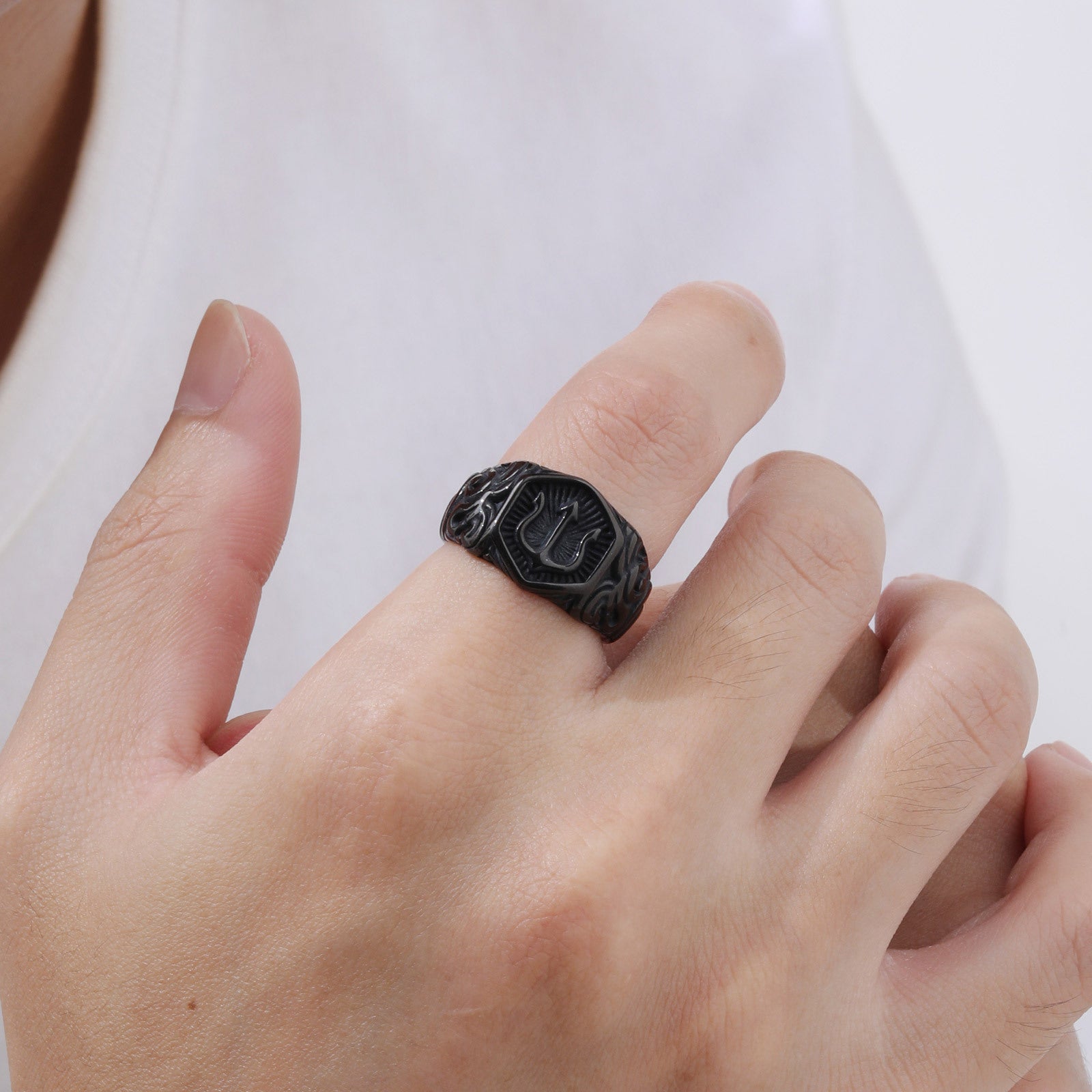 POSEIDON RING - BLACK