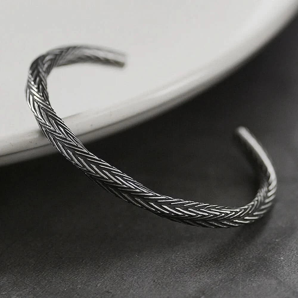 TWISTED CUFF BRACELET - GRAY - Boujisphere